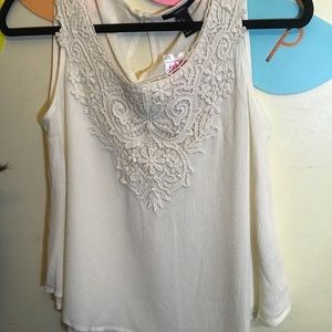 CREAM FLOWY BLOUSE